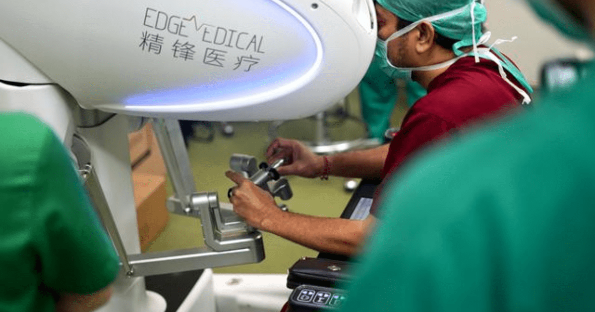 Telerobotic surgery operasi jarak jauh