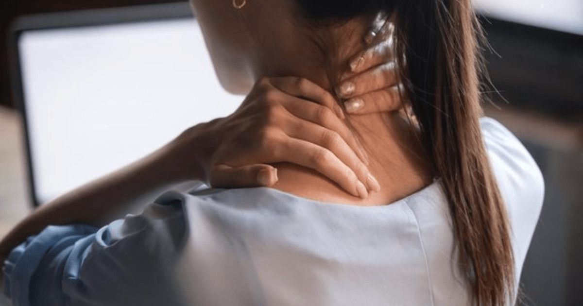 5 Gerakan Yoga Saat Bekerja